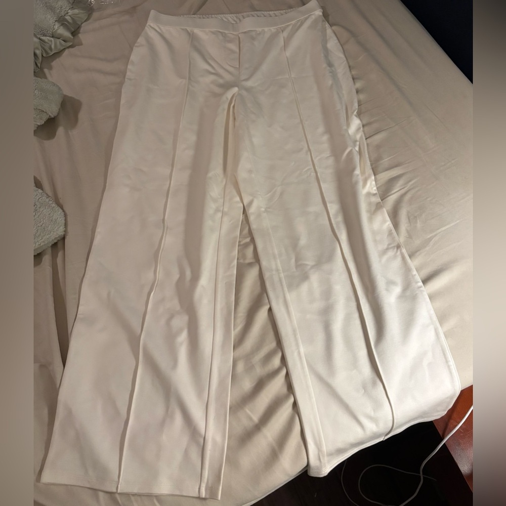 Pleated trousers size large